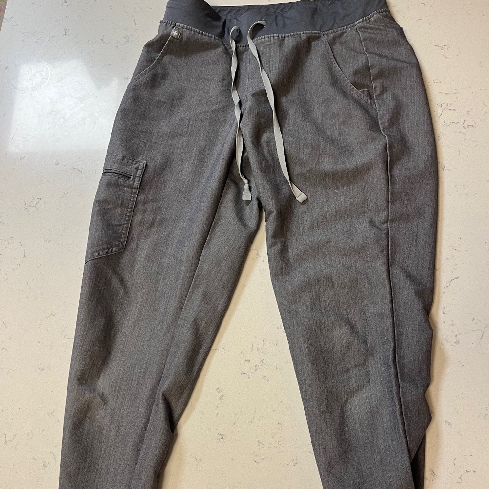 FIGS Zamora jogger scrub pants